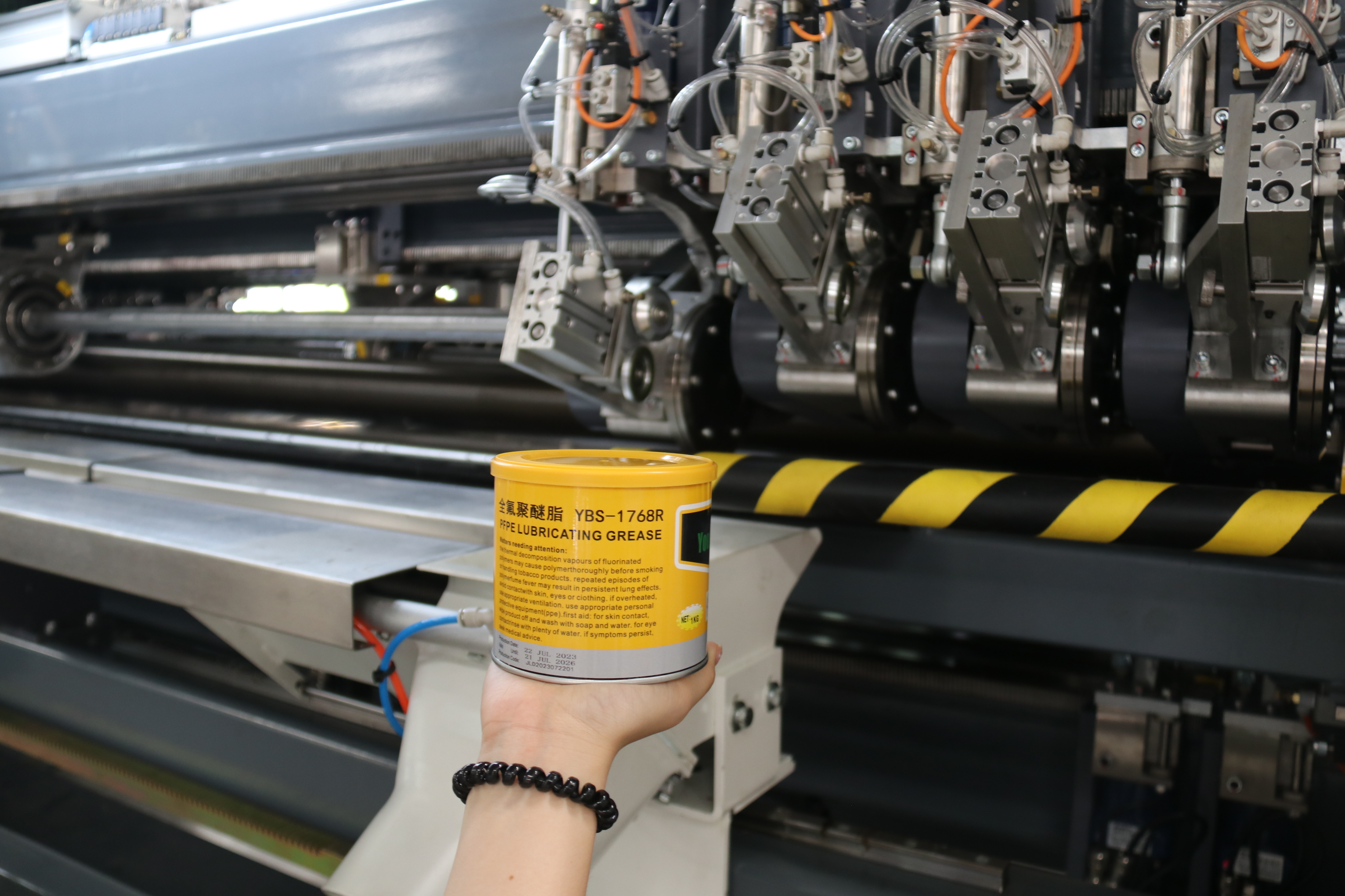 Proper Gear Grease Application with Perfluoropolyether Grease