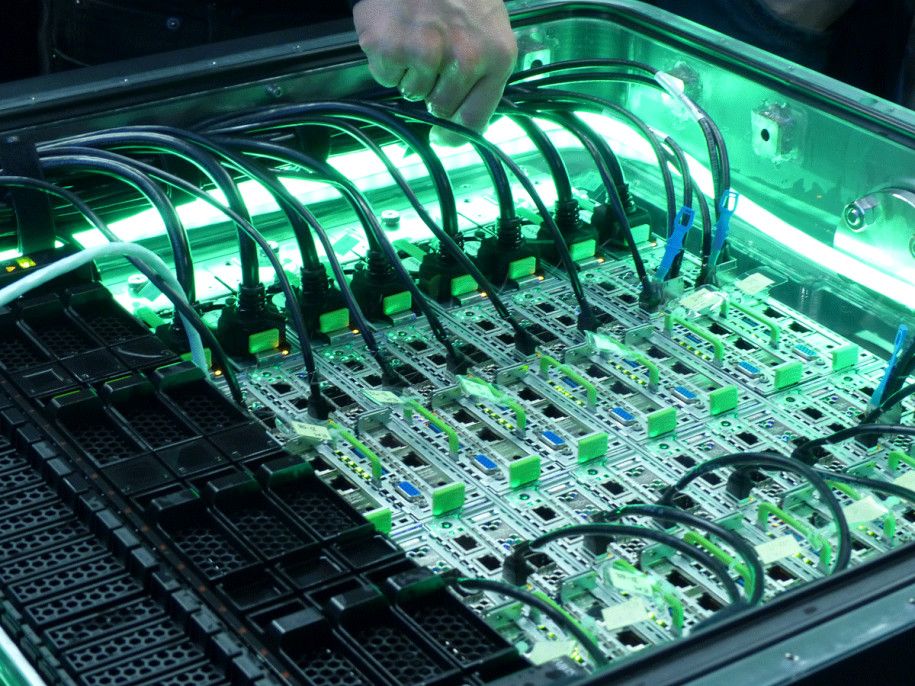 The world giant will stop production, and this new chemical material will enter a critical period